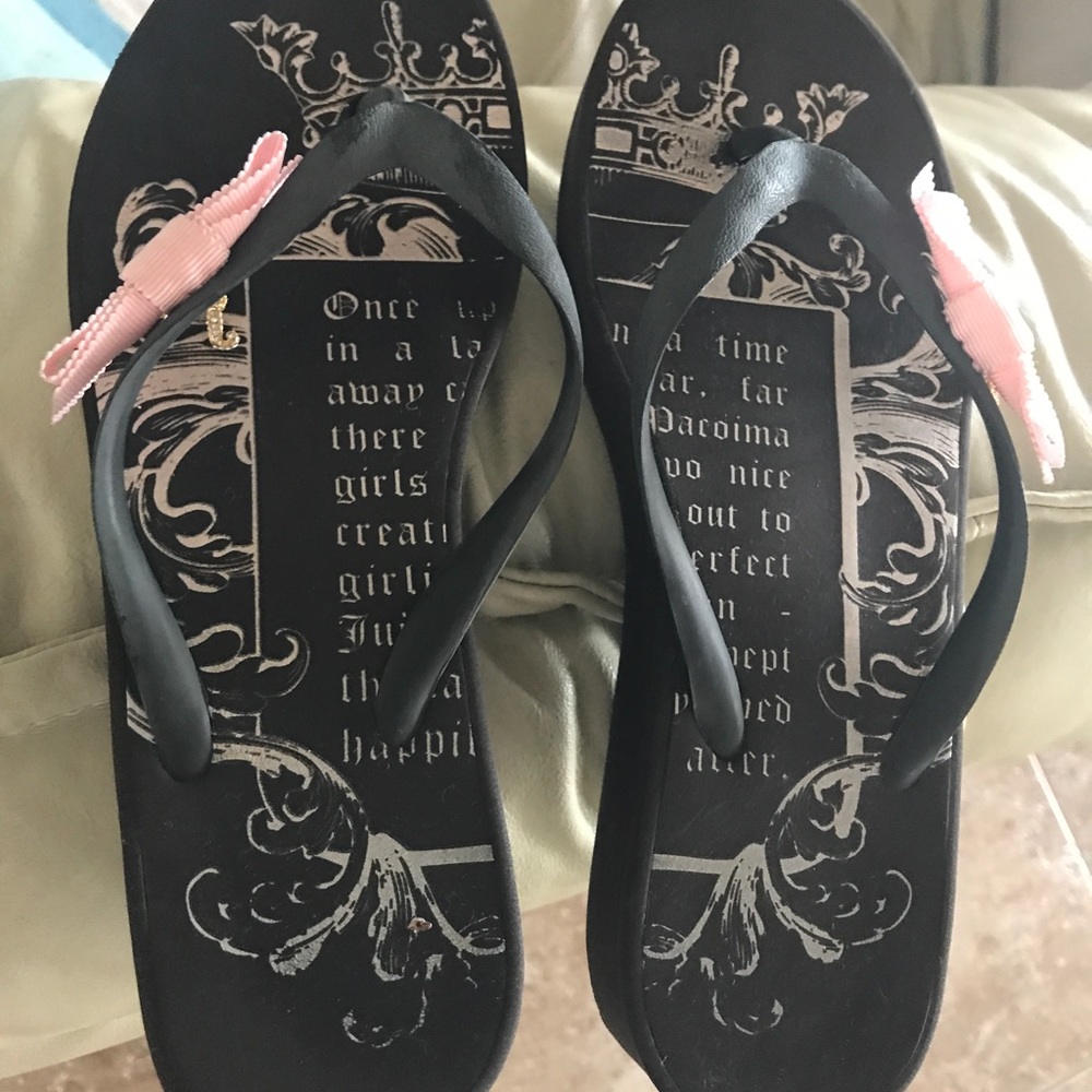 Juicy couture sandals size 8